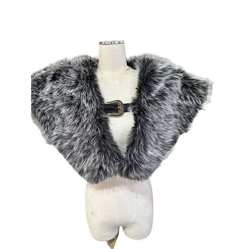 Collo di pelliccia Abbigliamen - Winter Clothing Accessories recensione e prezzo
