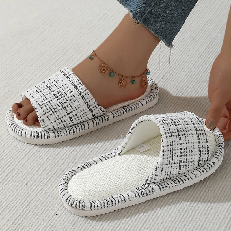 Pantofole da casa in lino con  - Winter Clothing Material recensione e prezzo
